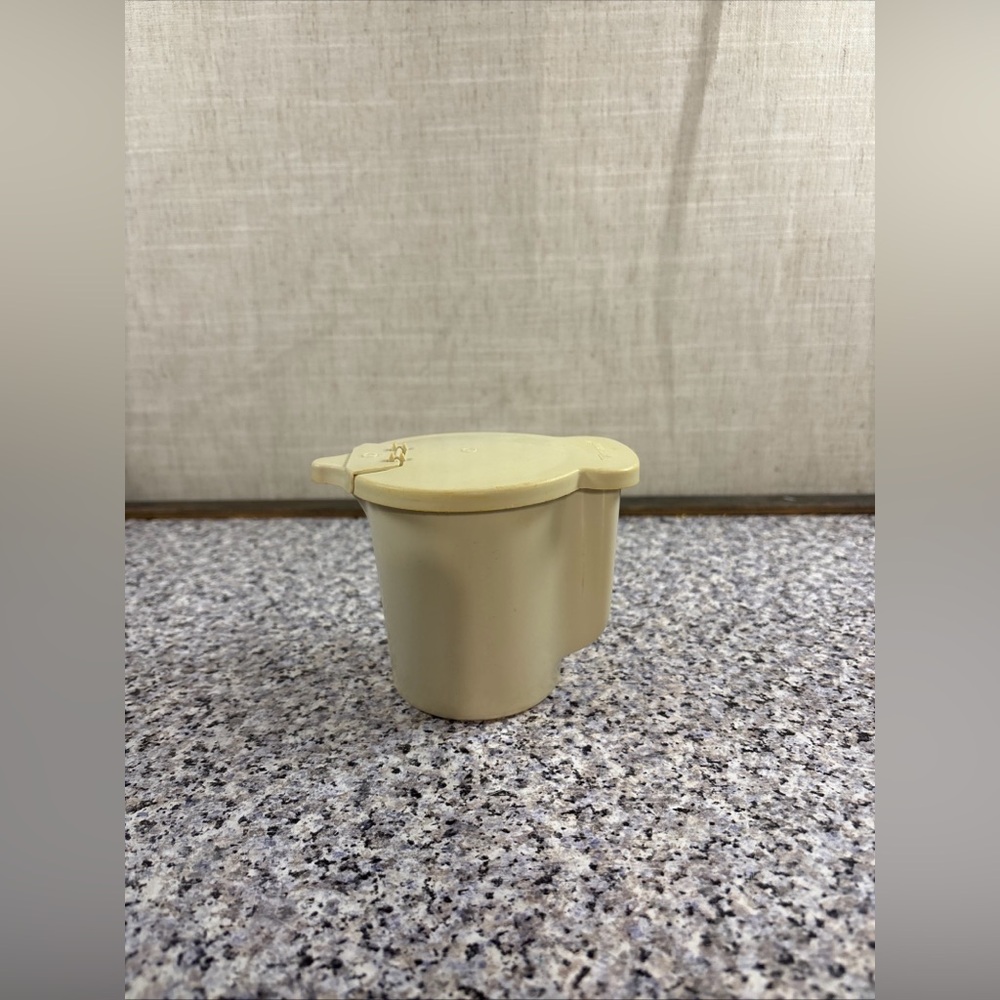 Vintage Tupperware Light Tan Creamer Pitcher 574-11 With Flip Lid Bin#4
